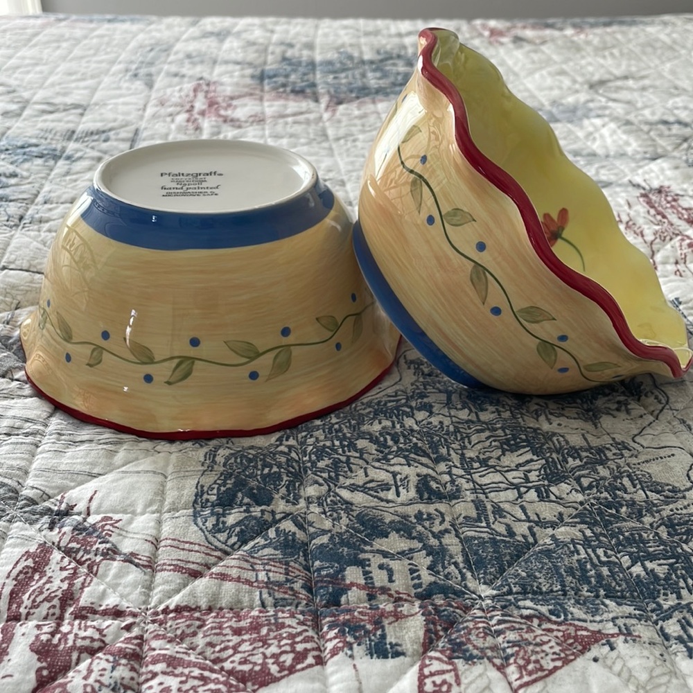 COPY - Pfaltzgraff Napoli Ruffled 6” Bowl. - Picture 1 of 4